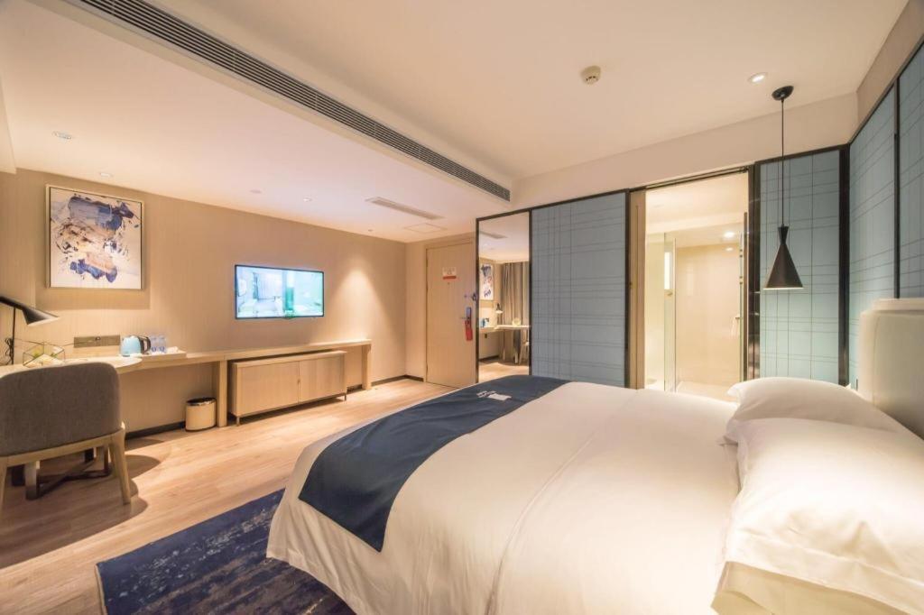 Echarm Hotel Yangjiang Baili Plaza Екстер'єр фото