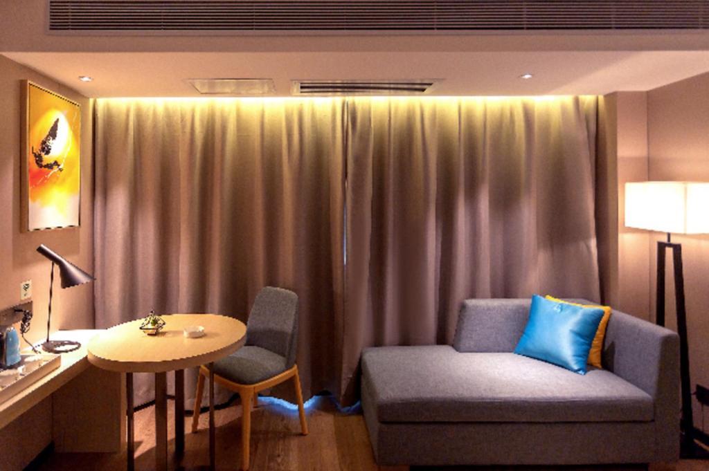 Echarm Hotel Yangjiang Baili Plaza Екстер'єр фото